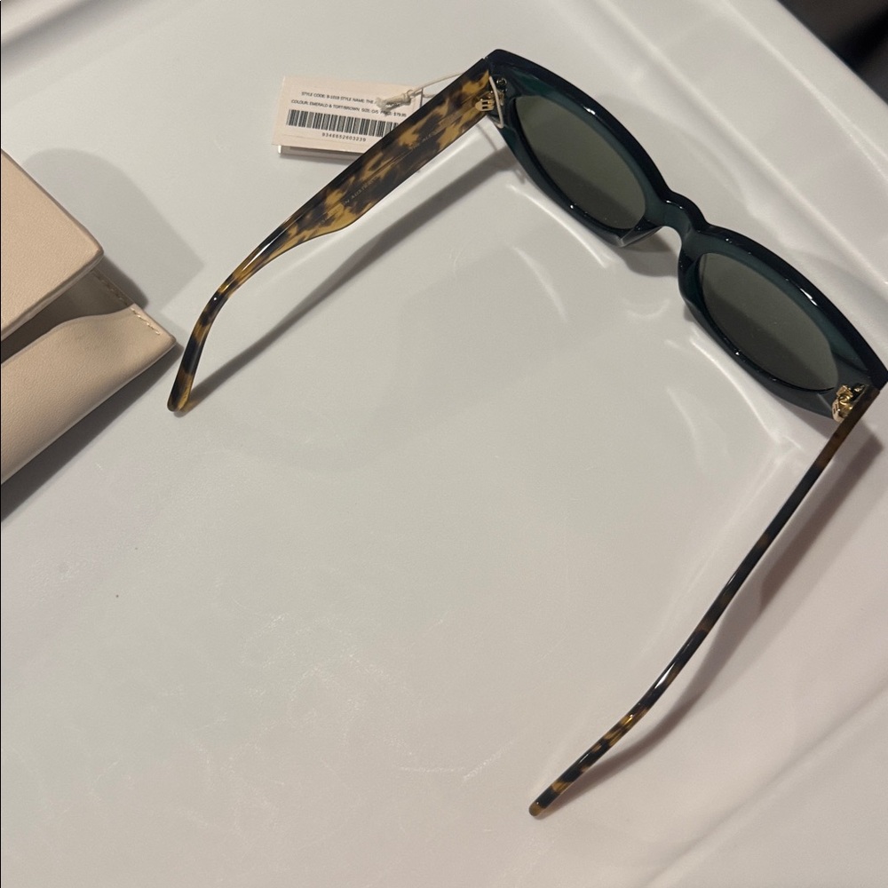 BANBÉ Alessandra Sunglasses - Picture 3 of 3